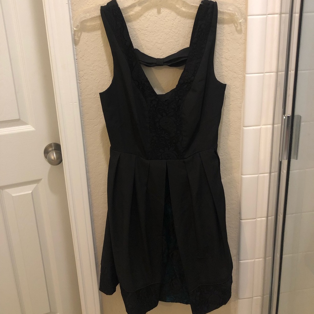 Arden B cocktail dress, open back with bows size S